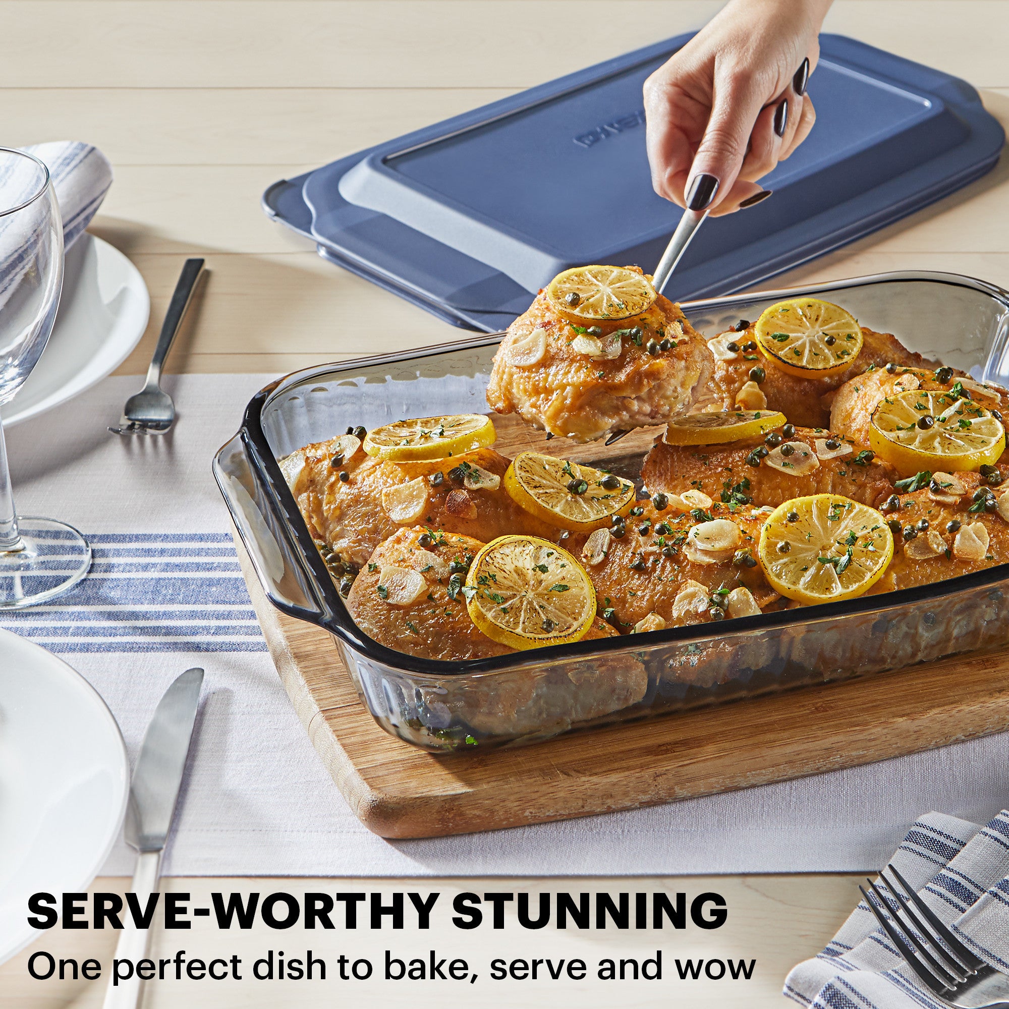 Pyrex® Colours Sculpted Smoke Bakeware Rectangle w/Plastic Lid 2.85L